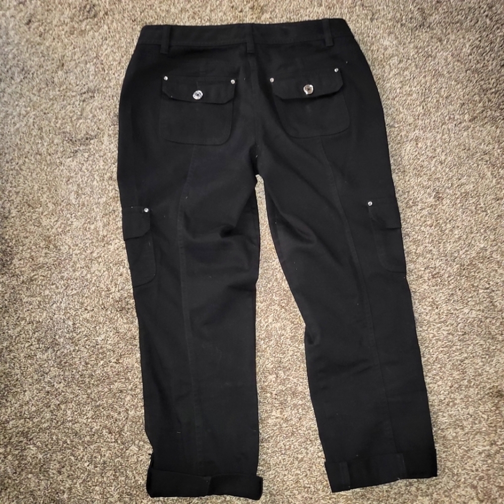 White House Black Market- New, no Tag Size: 4